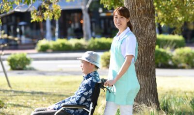 【介護報酬改定】施設やGHの新たな「認知症チームケア推進加算」、算定ルールまとめ