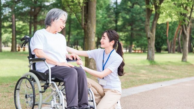 【解説】処遇改善加算の要件、来年度から厳格化へ　介護現場の職場環境向上の取り組みが大幅変更に