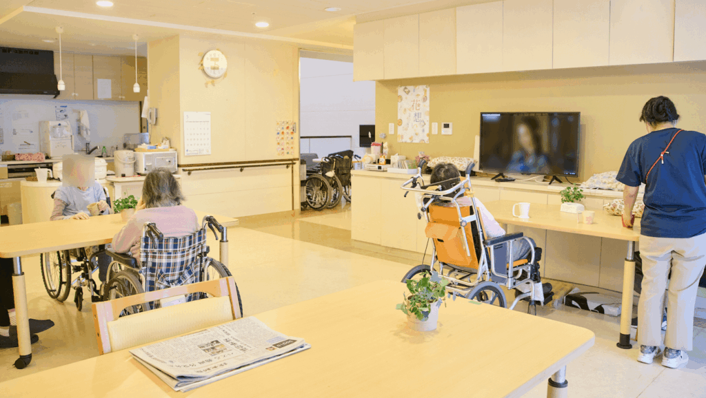 外国人材の受け入れ、介護施設の44.9%　老施協調査　過半の施設が「今後も増やしたい」