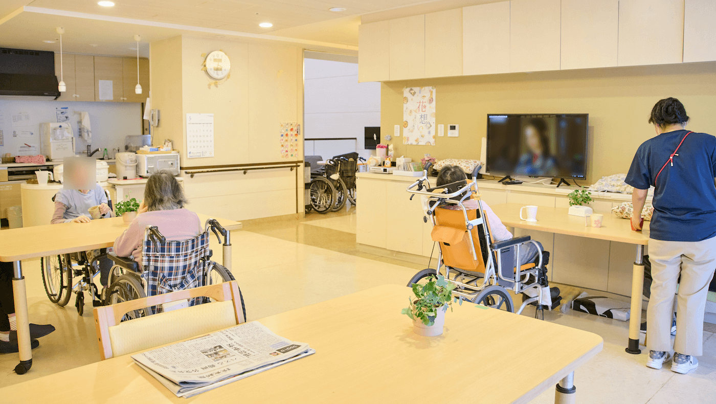 外国人材の受け入れ、介護施設の44.9%　老施協調査　過半の施設が「今後も増やしたい」